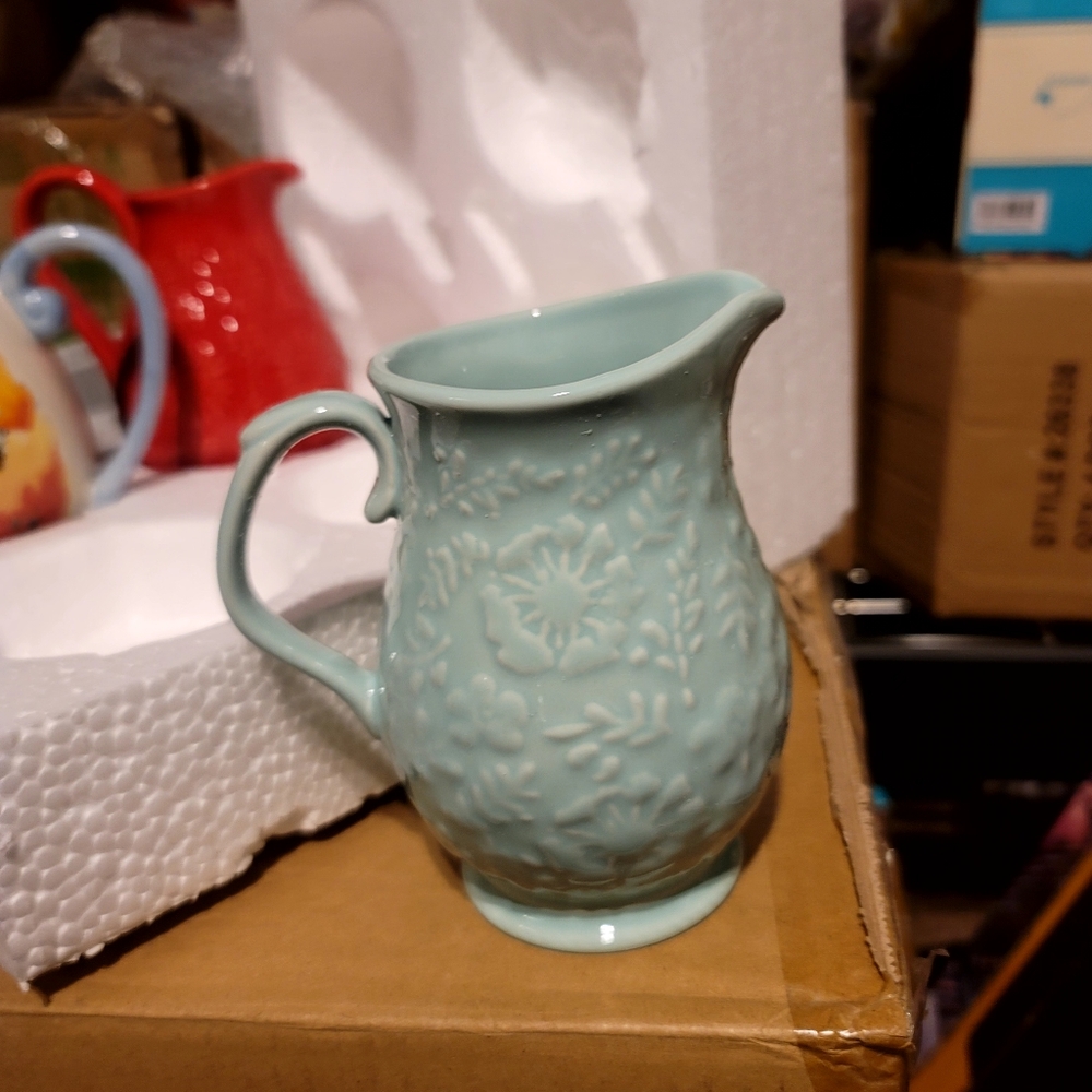 Pioneer Woman Mini Pitchers - Picture 3 of 5